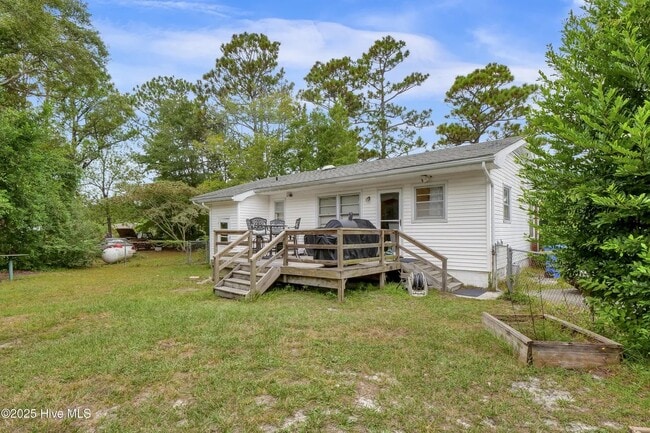 Building Photo - 236 Spruce Dr