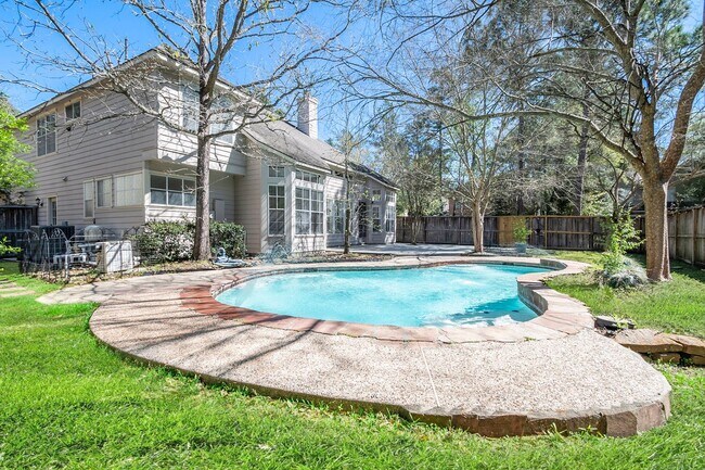Building Photo - Spacious 2-Story, 5-Bedroom Home with a Pool in The Woodlands
