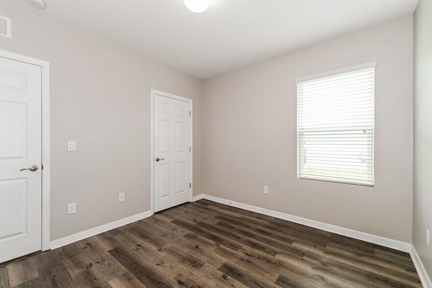 Building Photo - 31 NE 9th Pl