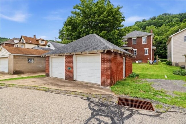 Building Photo - 307 Ambridge Ave