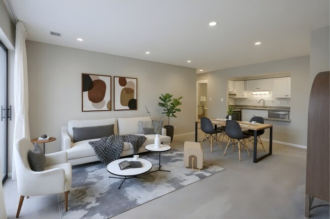 Building Photo - 613 Central Rd