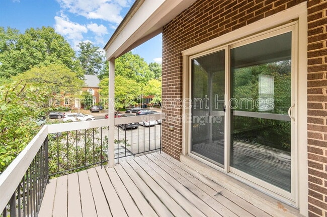 Building Photo - 1746 Dogwood Dr