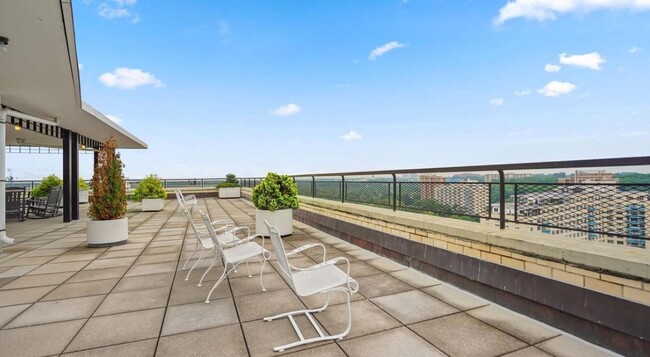 Building Photo - 10500 Rockville Pike