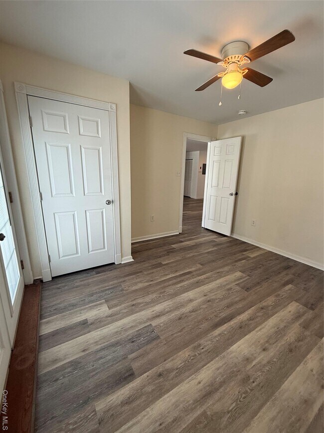 Building Photo - 24 St James Pl