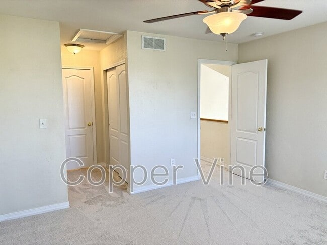 Building Photo - 930 Button Rock Dr