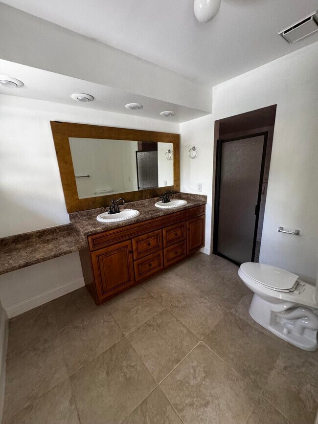 Building Photo - 1886 SE Boma Ave