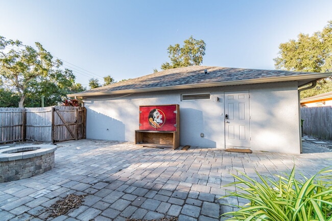 Building Photo - 3208 W Napoleon Ave