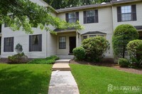 Building Photo - 3302 Cricket Cir