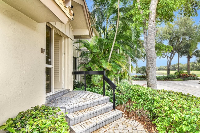 Building Photo - 16922 Isle of Palms Dr