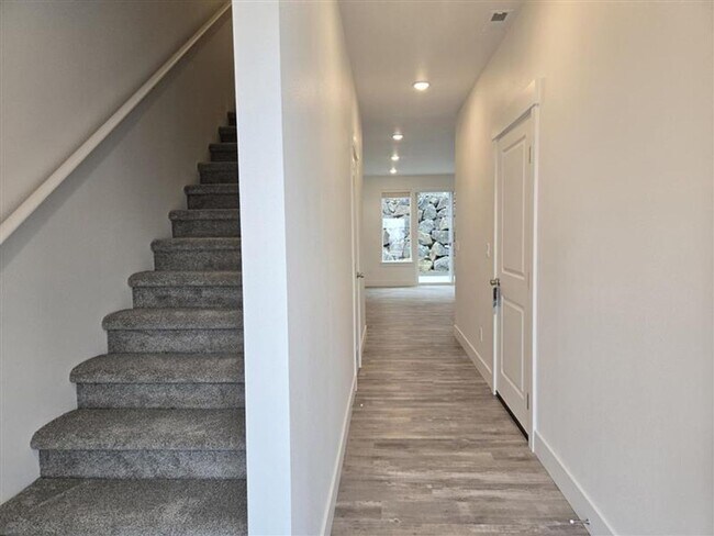 Building Photo - 5877 W 40th Ct