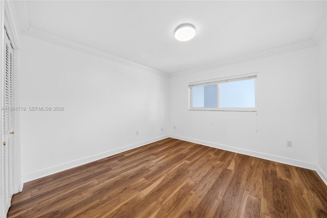 Building Photo - 10142 SW 79th Ave