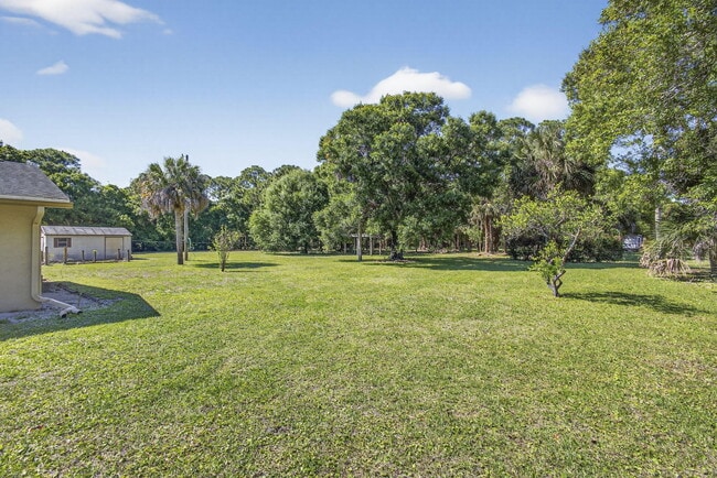 Building Photo - 7107 181st Ct N