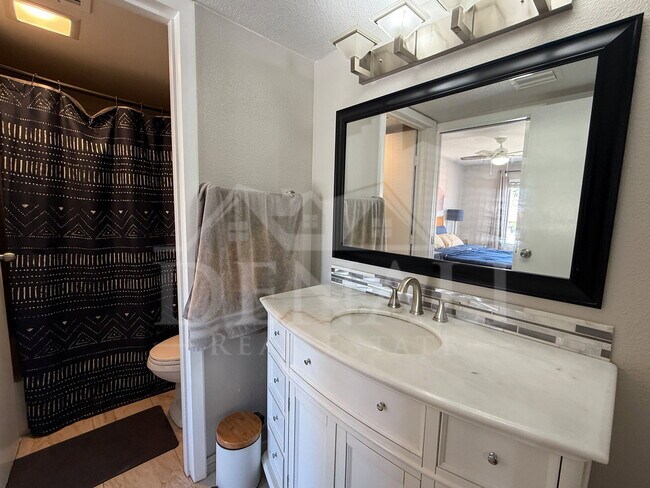 Building Photo - 7920 E Arlington Rd