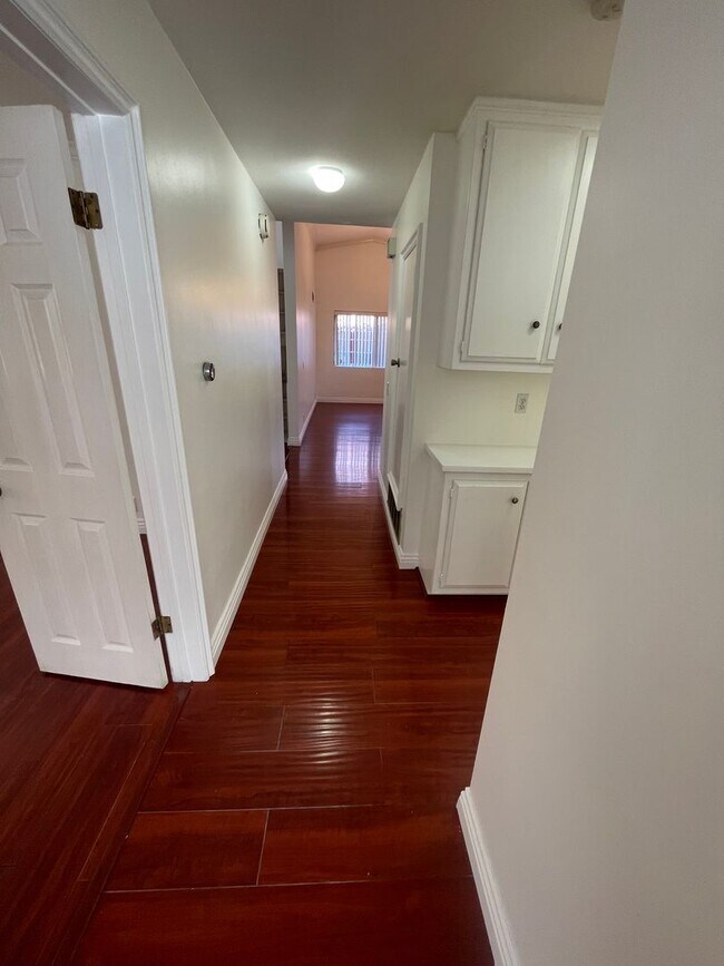 Building Photo - Beautiful 3 Bedroom, 2 Bathroom House w/ a Pool For Rent in Mission Viejo!