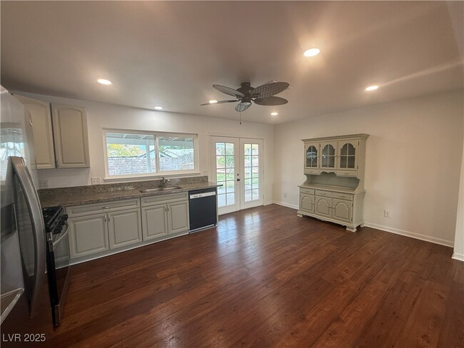 Building Photo - 1502 Christina Dr