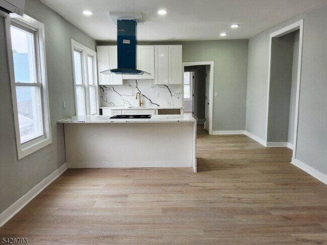 Building Photo - 49 Union Pl