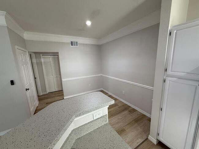 Building Photo - 3478 Westchester Square Blvd