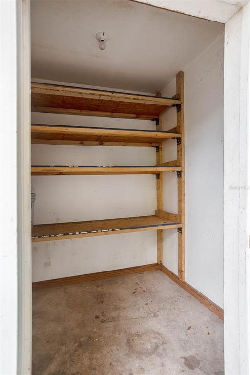 Building Photo - 754 N Westmoreland Dr