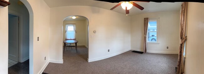 Building Photo - 104 W Buckingham Ave