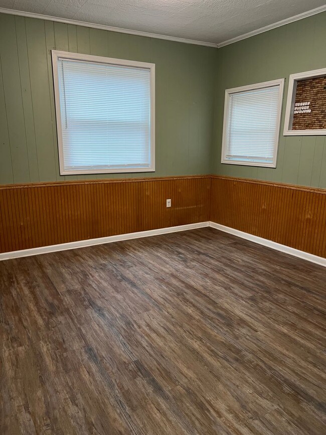 Building Photo - Home for lease