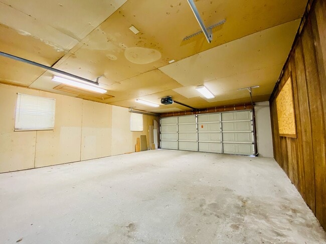 Building Photo - 4663 Rosewood Dr