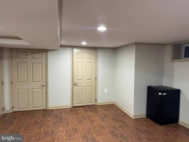 Building Photo - 725 W Mt Vernon St