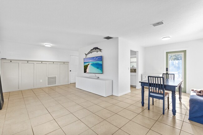 Building Photo - 4.8 Acres of Peaceful Country Living With No HOA