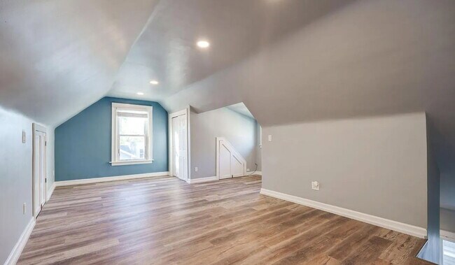Building Photo - 4326 Brownway Ave