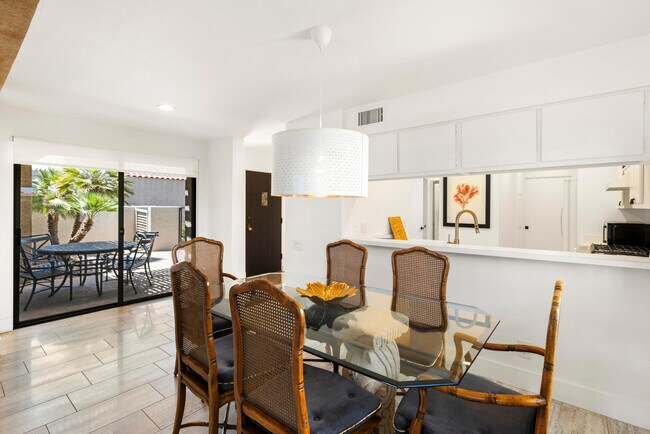 Building Photo - 306 Forest Hills Dr