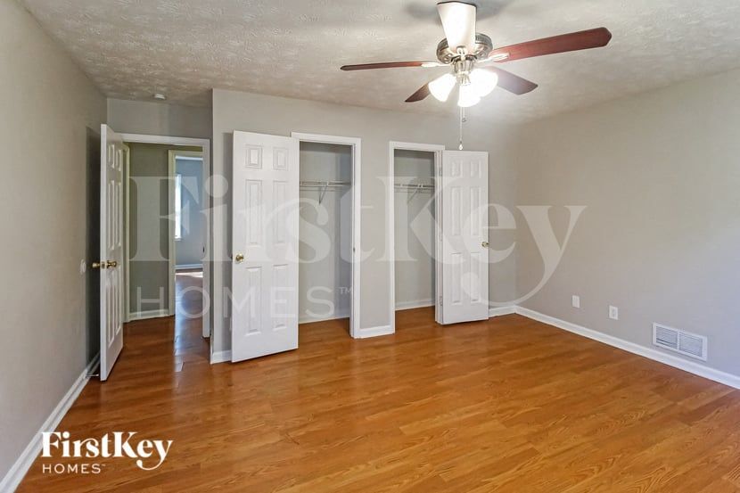 Building Photo - 911 Providence Way