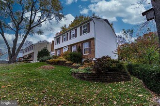 Building Photo - 6221 Wilmington Dr