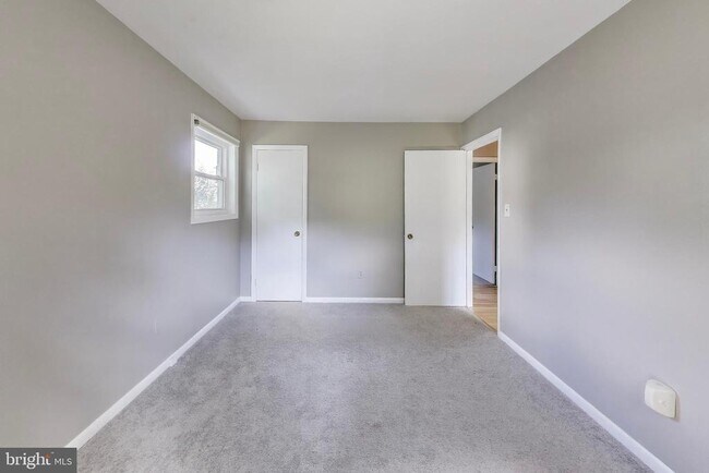 Building Photo - 5406 Parkvale Terrace