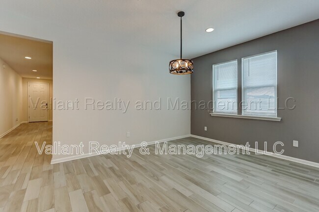 Building Photo - 262 Little Bear Run
