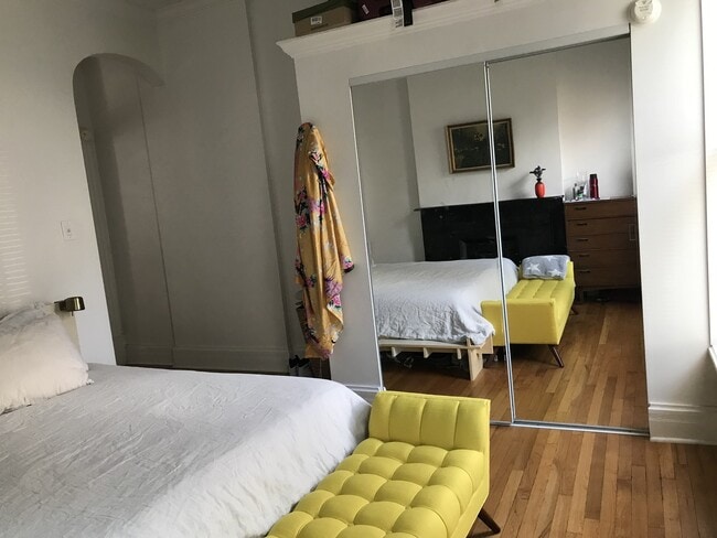 Building Photo - 111 E Blenkner St