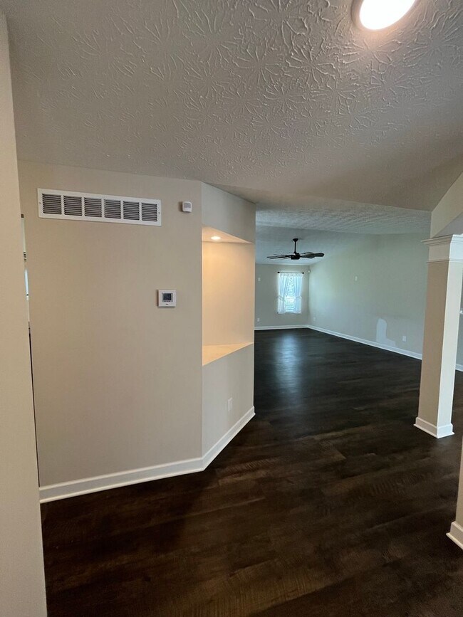 Building Photo - Charming Rural Retreat in Richwood- Fiber Internet Included!