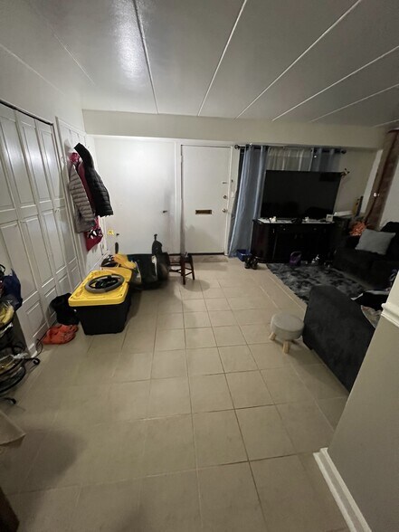 Building Photo - 3306 Hewitt Ave