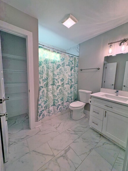 Building Photo - 34 Zentry Pl