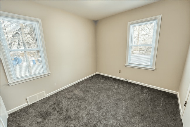 Building Photo - 1718 Chandler Rd