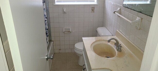 Building Photo - QUESTIONS PLEASE CONTACT LANCE GARNER 501-...
