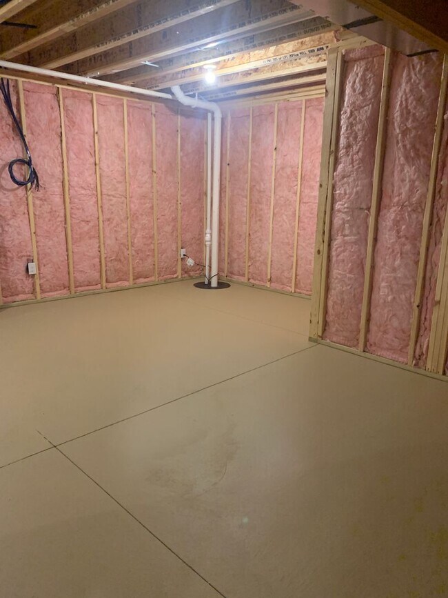 Building Photo - New 3 bedroom/3 bath ranch townhome in SE Lincoln