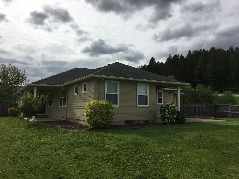 Building Photo - 91351 Donna Rd