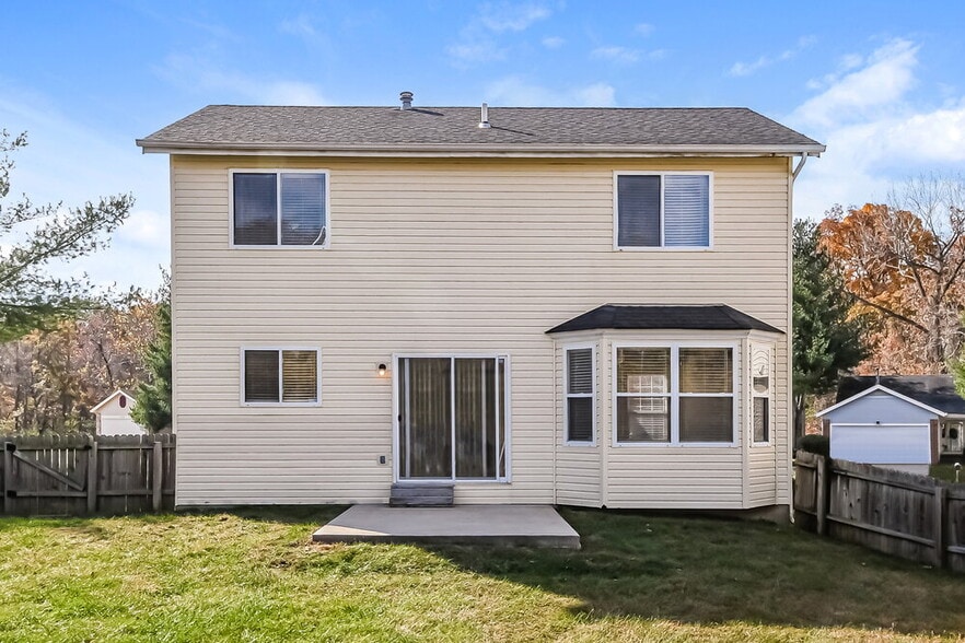 Building Photo - 12839 High Crest Dr