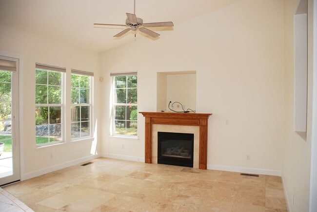Building Photo - Red Hawk Golf View Home