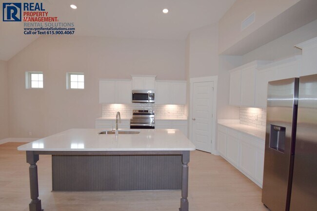 Building Photo - 2432 Fig Dr