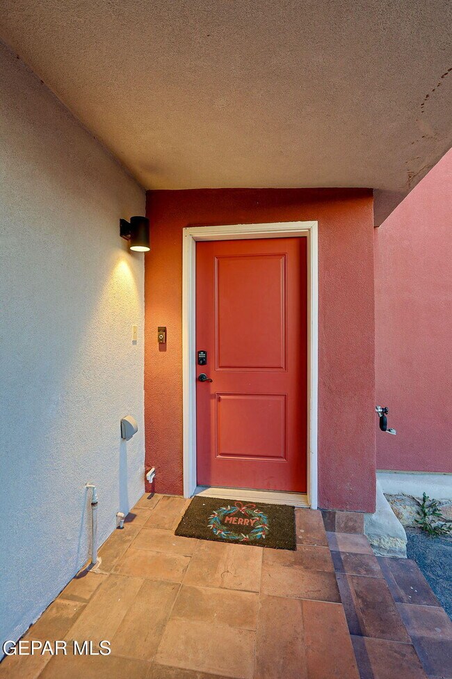 Building Photo - 4016 Camelot Heights Dr