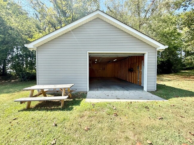 Building Photo - 821 Amburn Meadows Ln