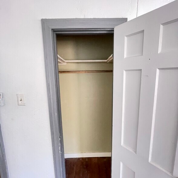 Building Photo - 208 Claremont Ave