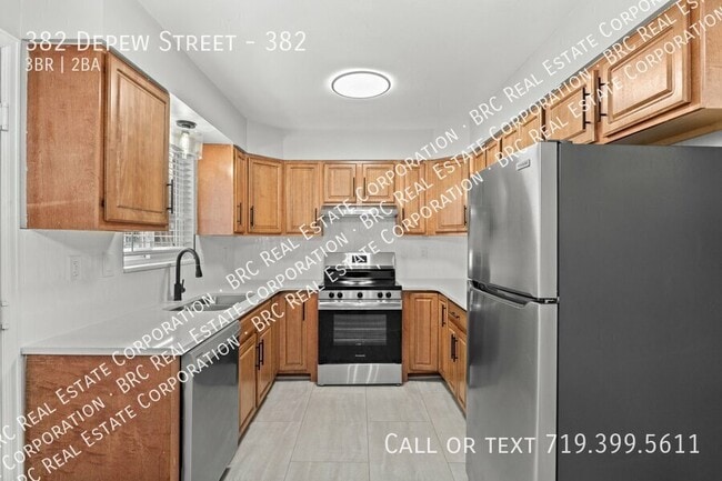 Building Photo - 382 Depew St