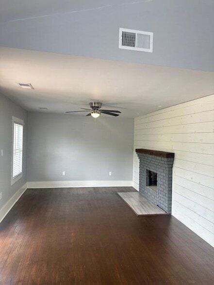 Building Photo - 860 Harle Ave NW