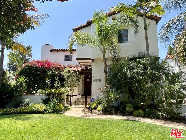 Building Photo - 1335 Moncado Dr